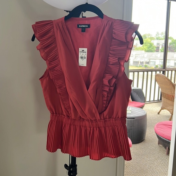 Express Top - Picture 2 of 3